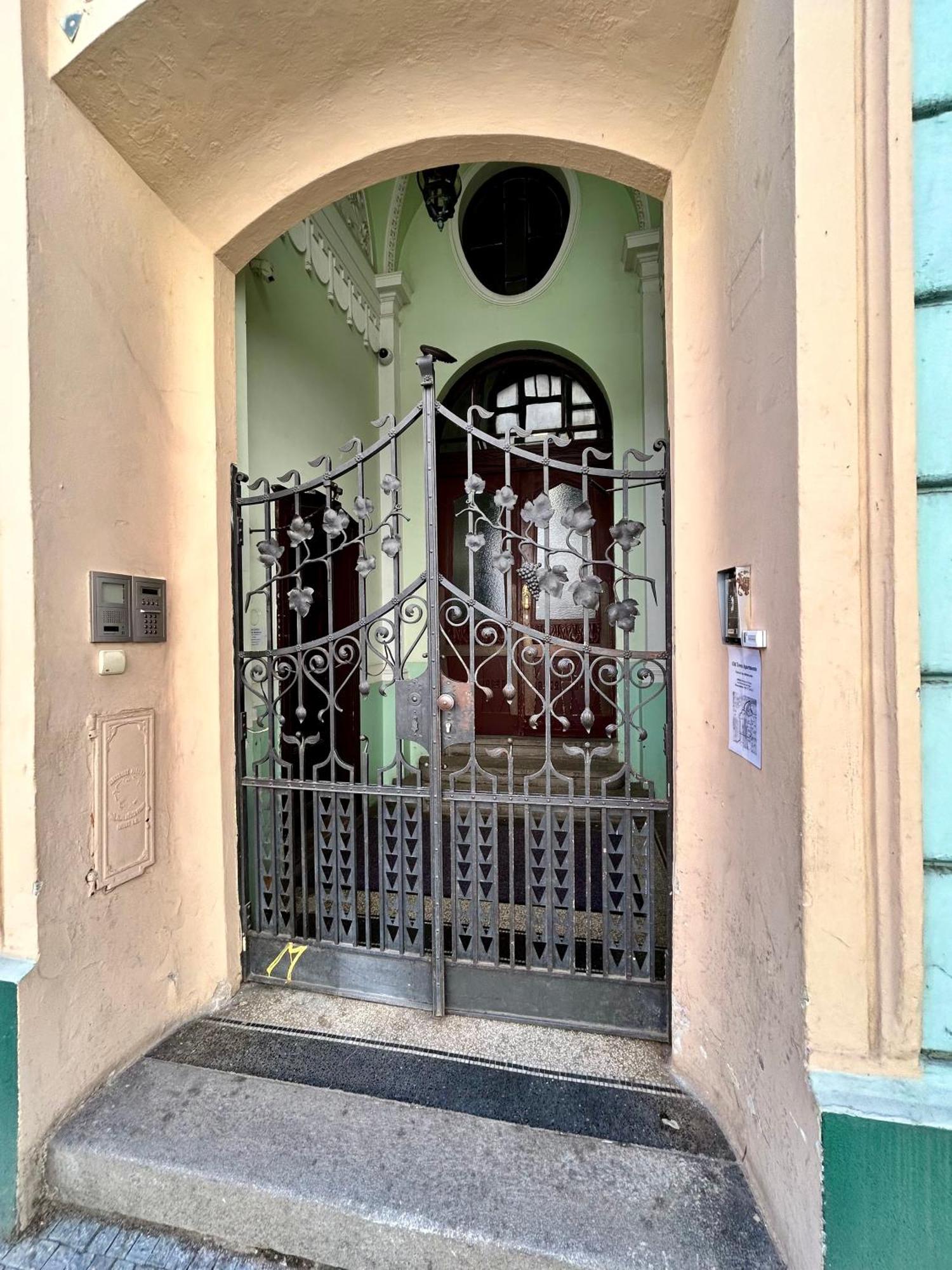 Prague Central Exclusive Apartments Екстер'єр фото